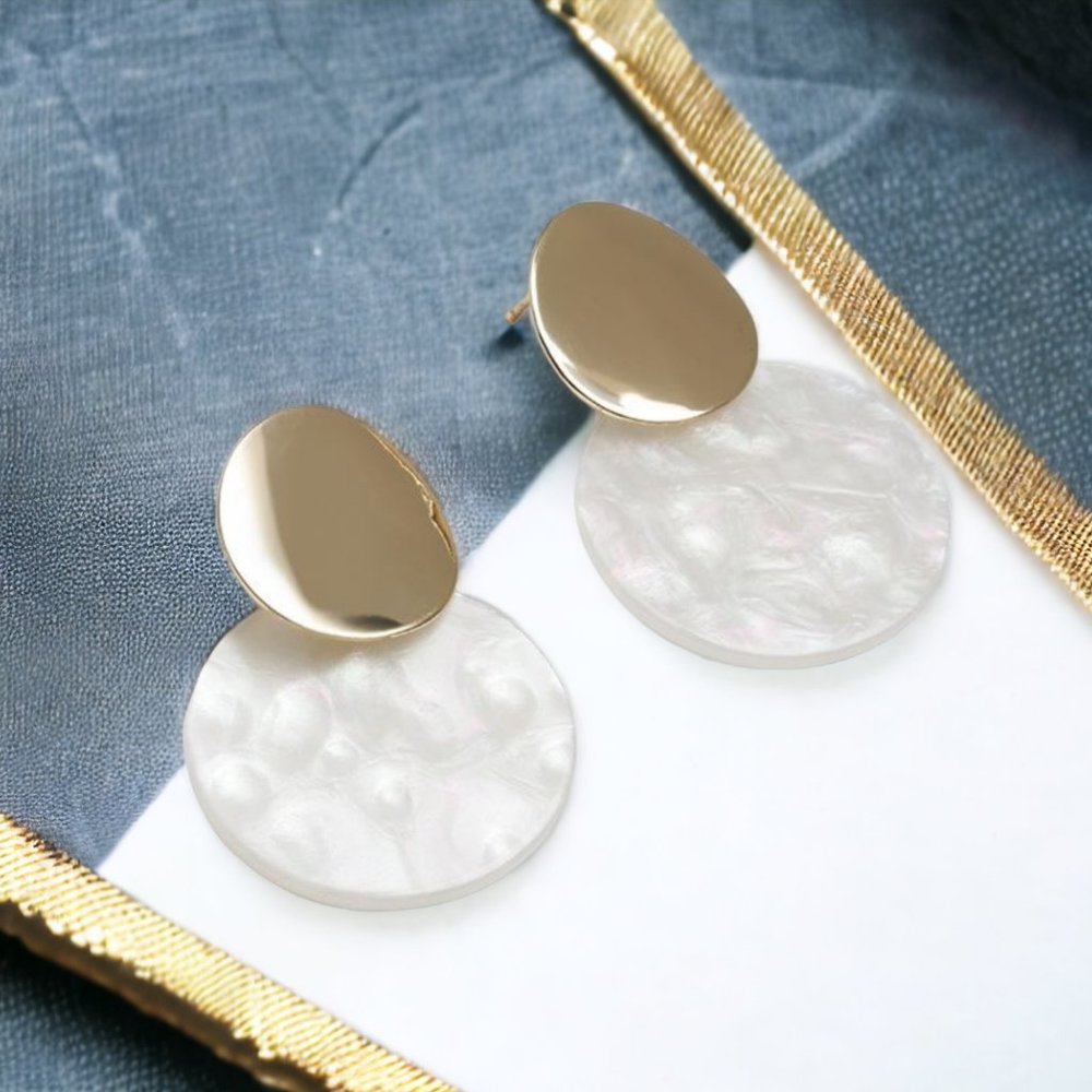 🆕️ Minimalist Circle Design Earrings - Picture 3 of 5